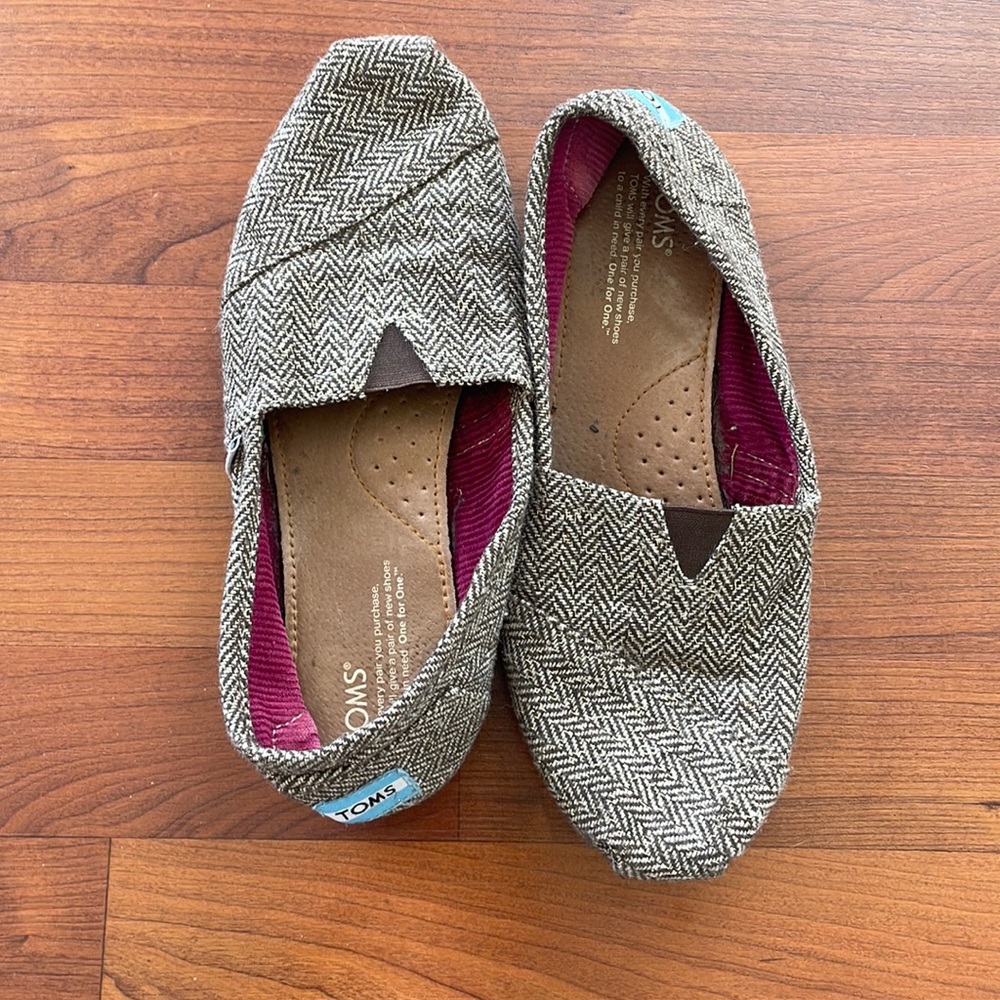 Toms size 8W